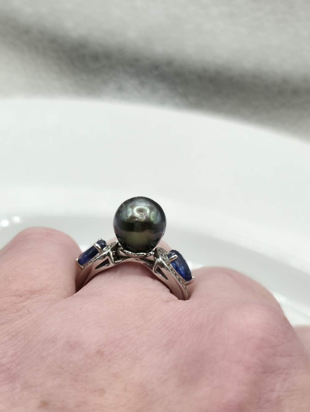 Luxurious Rare Designer Signed Peacock Tahitian Pearl And Topaz Ring - Picture 6 of 8